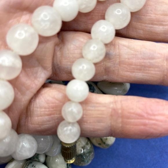 Natural Stone Beads Necklace - Picture 4 of 6